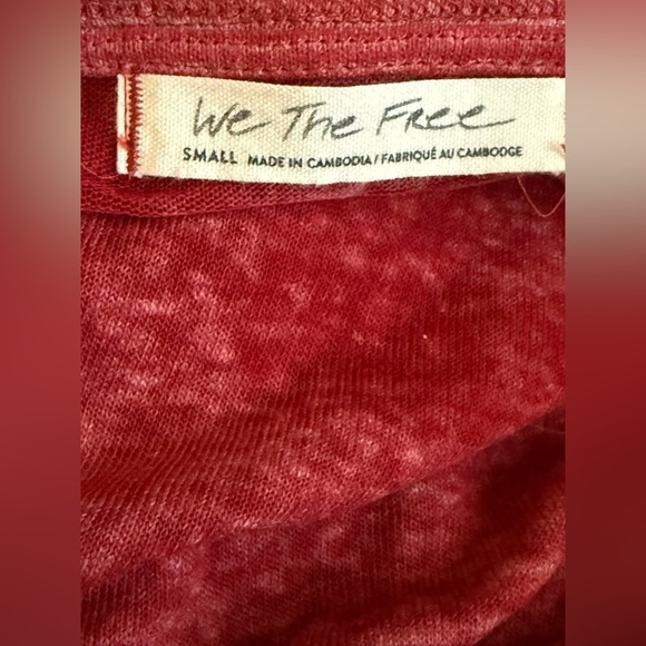 FREE PEOPLE WE THE FREE CHILL  OUT LONG SLEEVE TEE IN RED SIZE SMALL - Picture 6 of 10